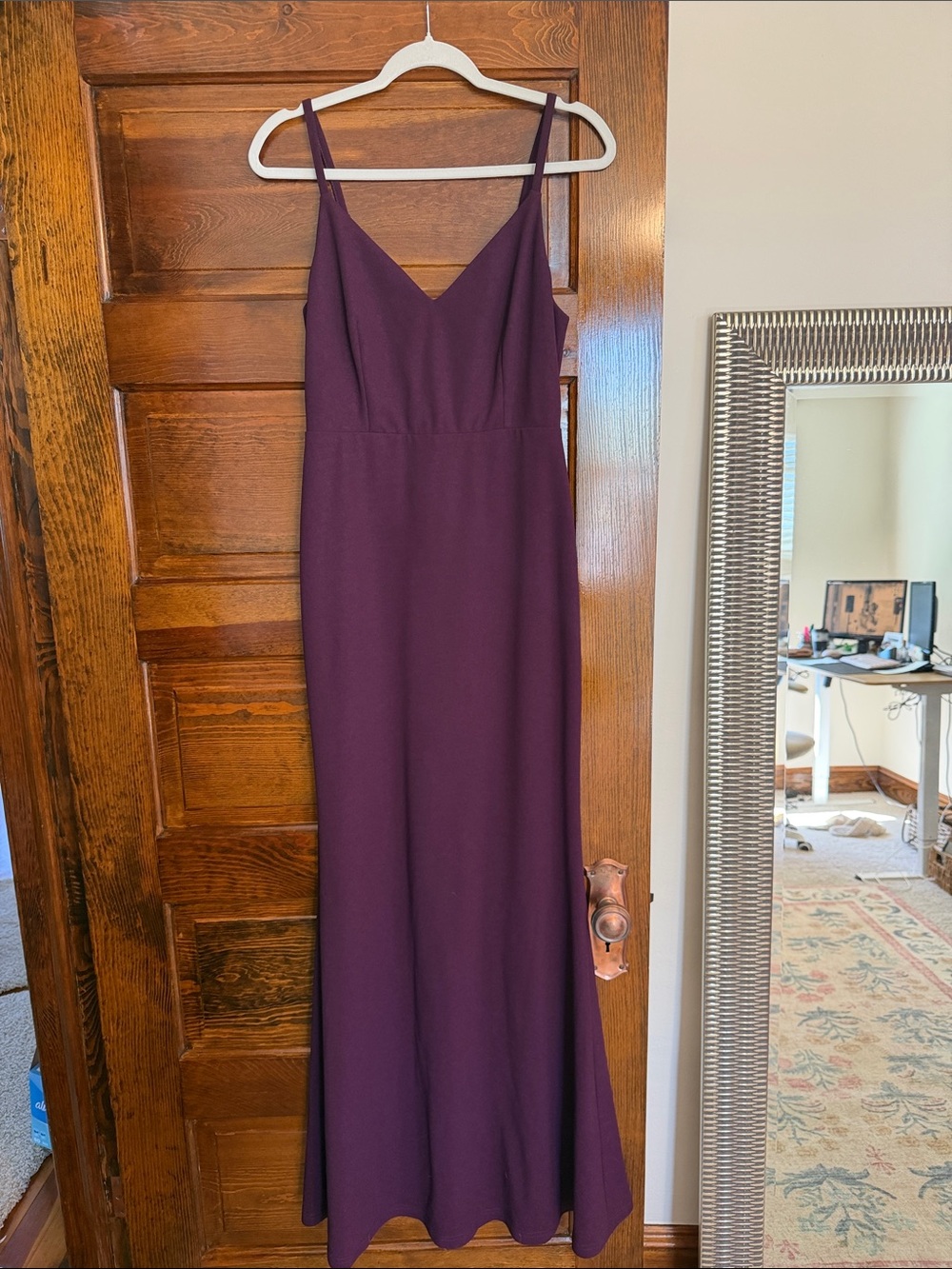 Elegant Women's Plum Mermaid Dress with V-Neck